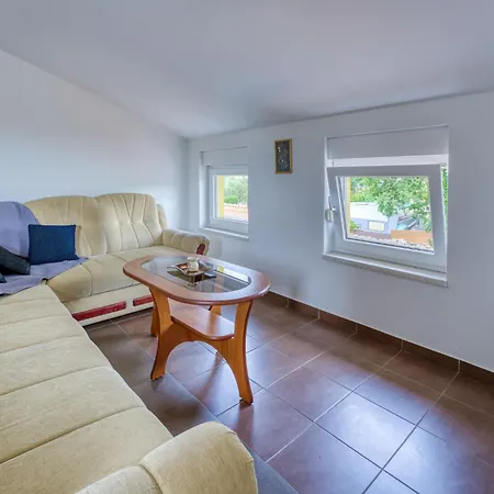 Radmila-3 By Interhome Šilo