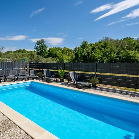 Radmila-3 By Interhome Šilo